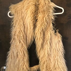 INC Vest - faux fur